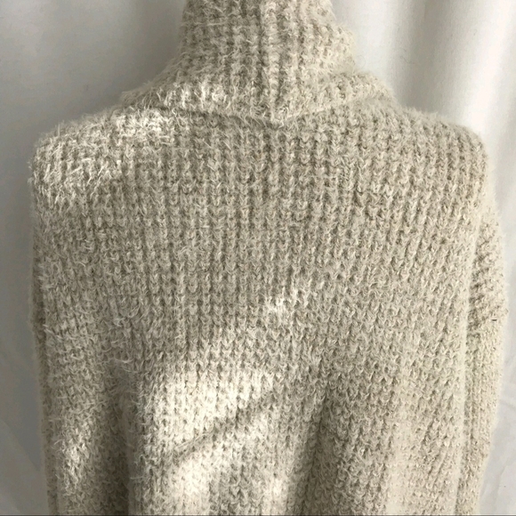 POL Women oatmeal Beige Fuzzy Knit Open Front Long Cardigan Pockets Medium - Picture 6 of 8